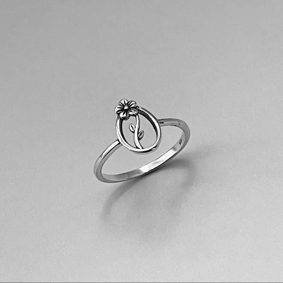 Sterling Silver Single Flower Ring, Dainty Ring, Silver Ring, Boho Ring - Picture 5 of 13